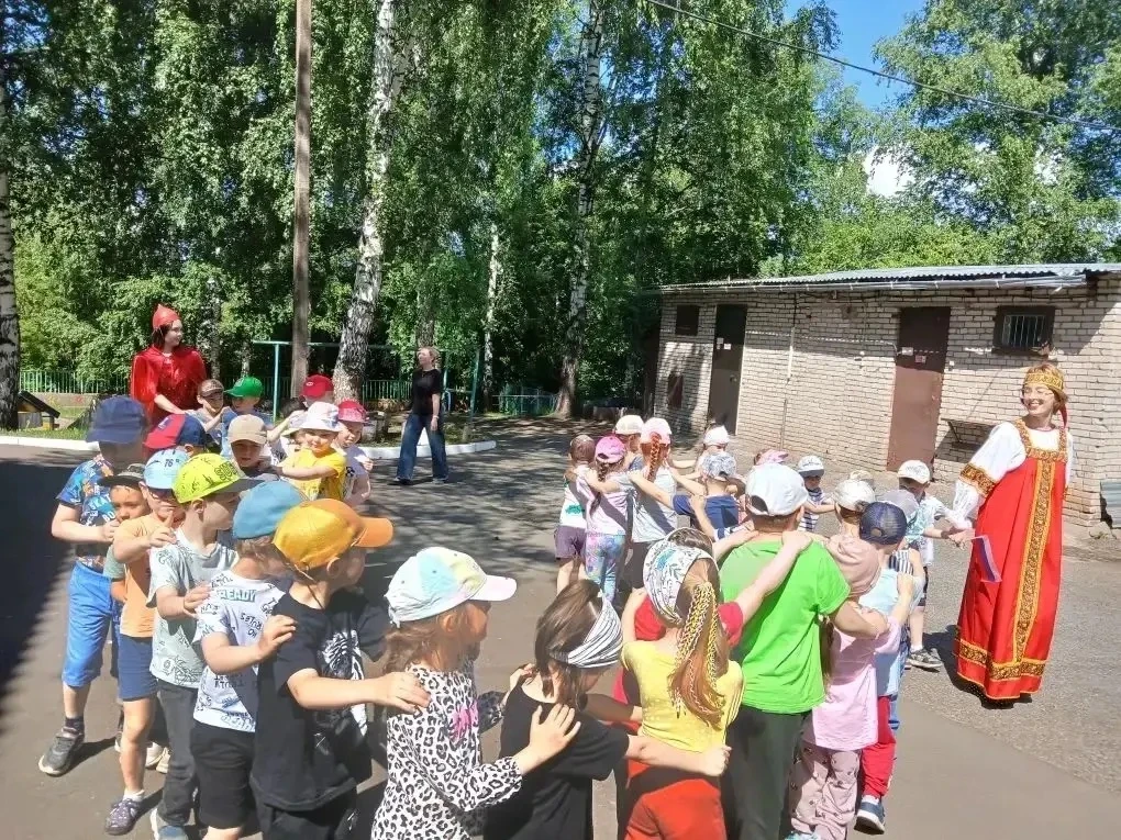 🇷🇺 Россия — великая страна с богатой историей, уникальной культурой и славными традициями. Мы горд