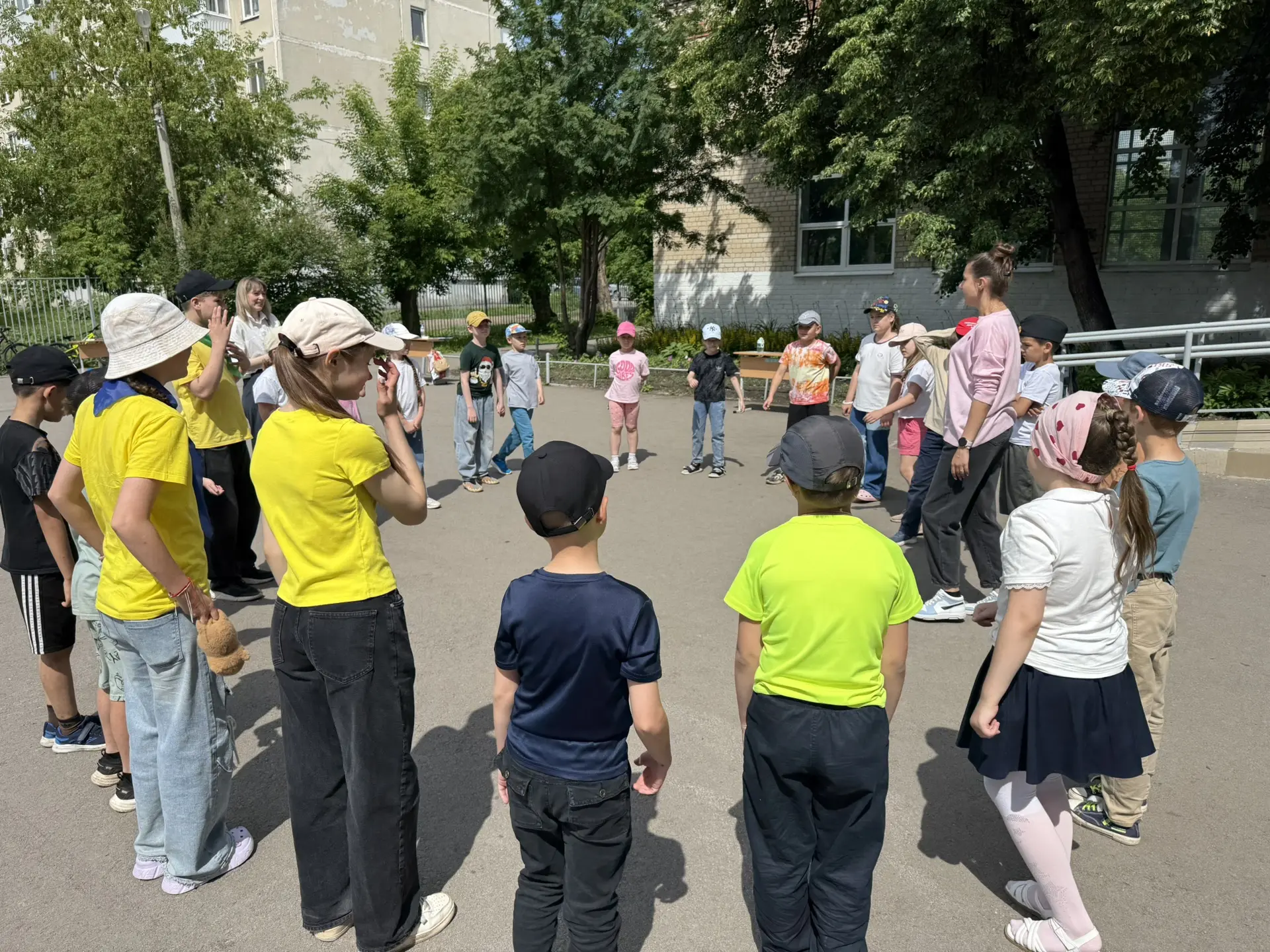 🇷🇺 Сегодняшний день посвящен двум важным событиям для нашей страны: "День русского языка в России"