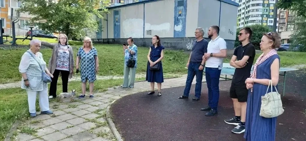 Сегодня, 11 июня в 10:00, заместитель главы управы Сергей Валов совместно с представителями ГБУ «Жил
