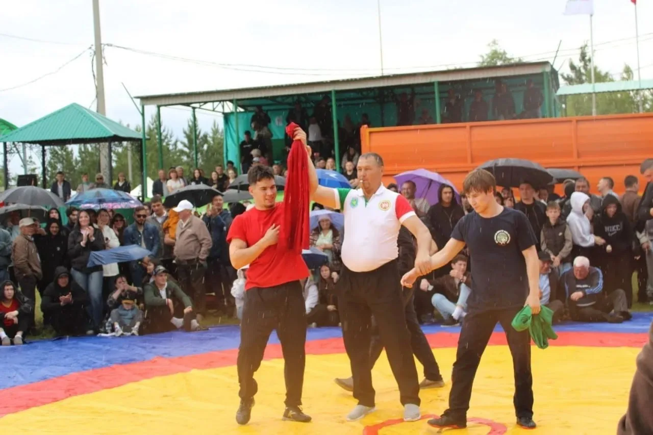 🤼 Ислам Закиров — абсолютный батыр Азнакаевского Сабантуя-2026

В Азнакаево прошли финальные схватк