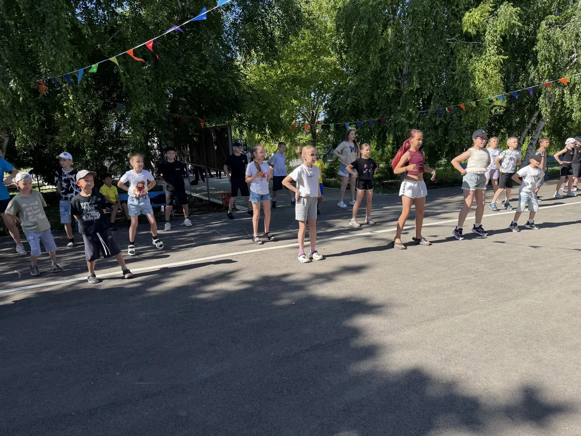 Лето — время не только отдыха, но и полезных дел, в пришкольном лагере «Казачата» прошел  день юного