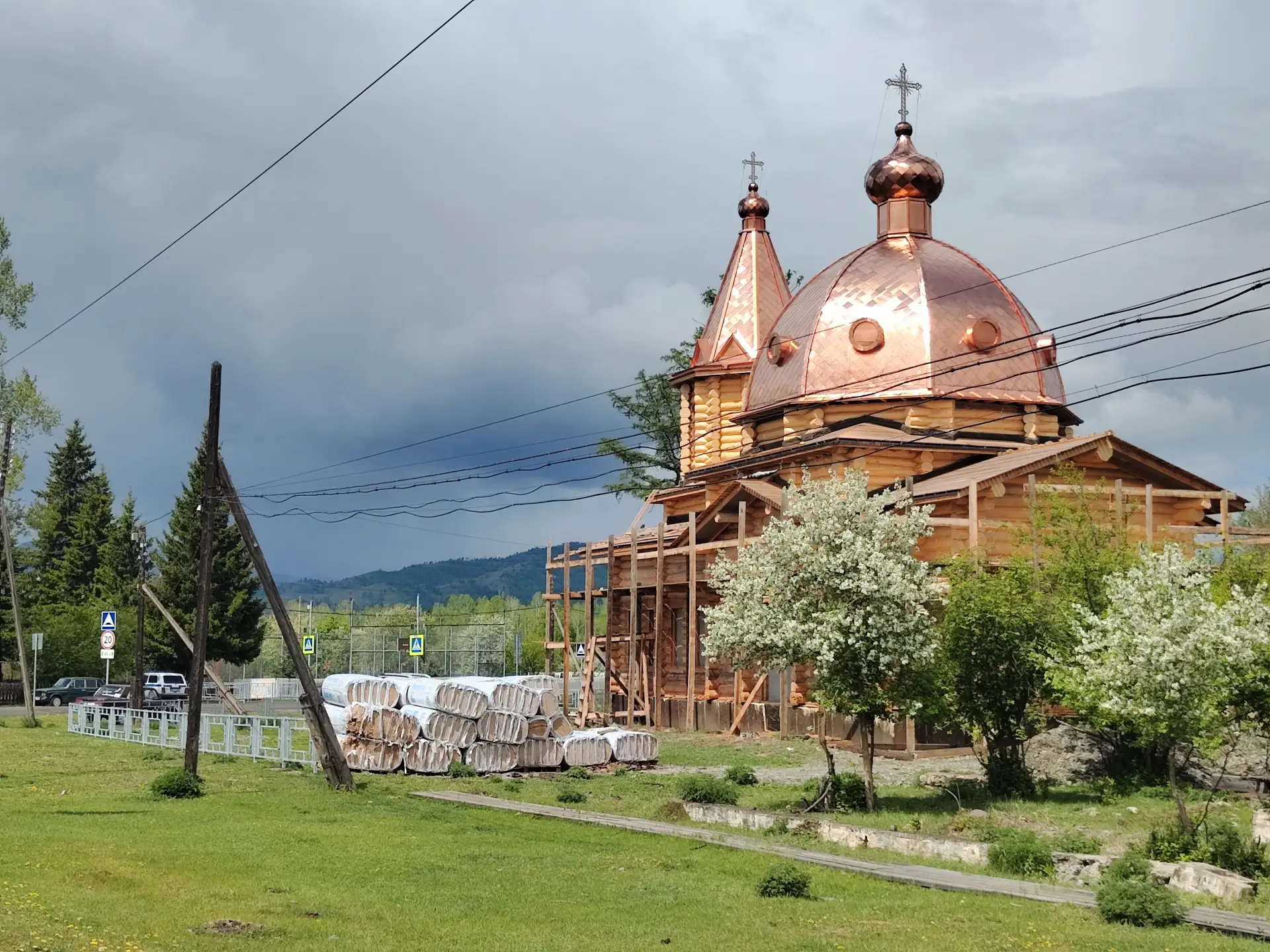 С Неделей всех святых!