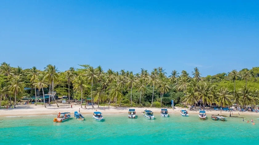 🏝️ Фукуок из Новосибирска: выбираем отель на новогодние каникулы
Раннее бронирование — это не прост