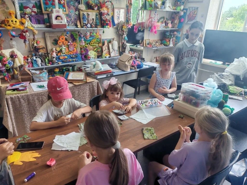 В Центре традиционной народной культуры в студии ДПИ «Кукольный сундучок» под руководством Елены Ген