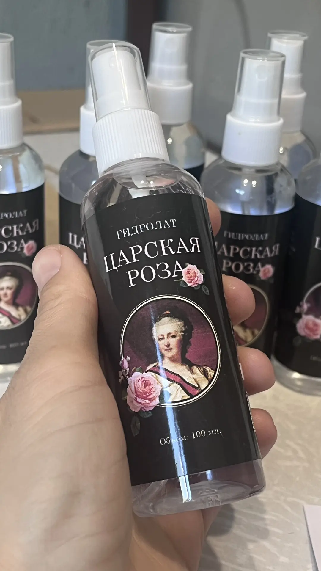 Немного подробнее про гидролат. Слово не всем знакомое, но всем однозначно нужное!

✨ Гидролат розы 