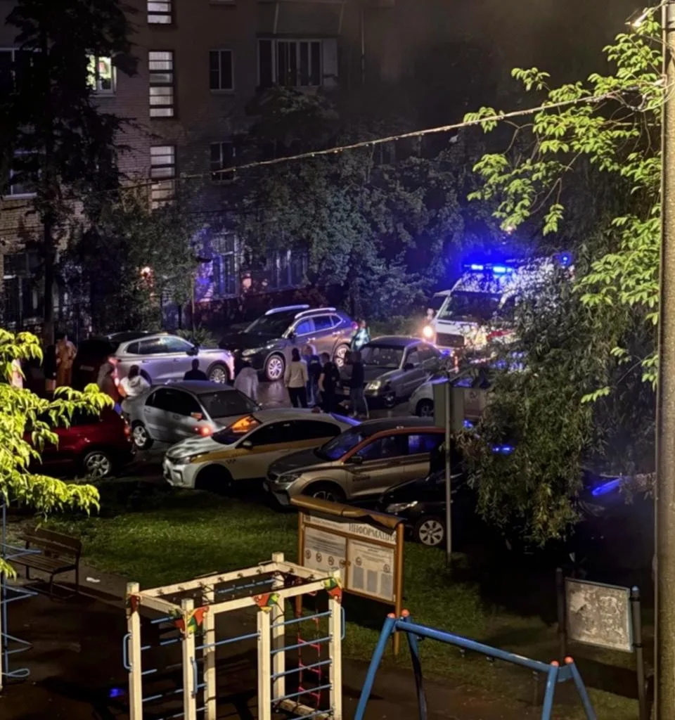 «Вчера ( 29.07 ) в районе  22:30 по адресу Транспортная 4, что то произошло с парнем. Изначально сил