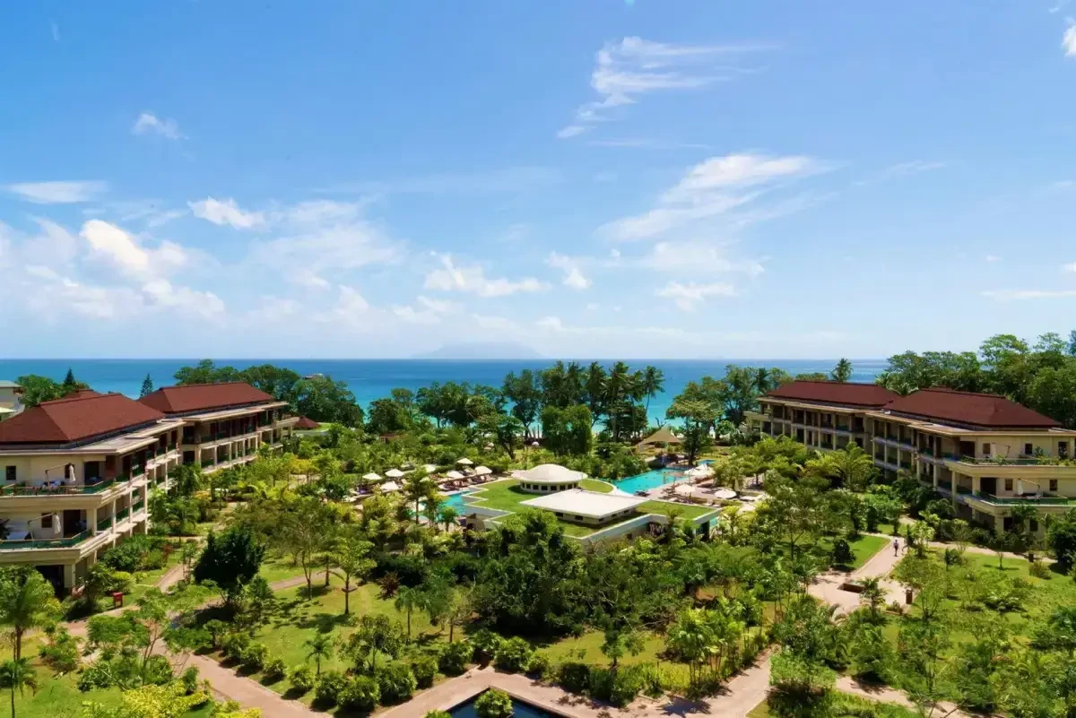 ❗️ А вот и цены на туры на прямых рейсах из Москвы на Сейшелы

✈️11.07, 7н, Savoy Seychelles Resort 