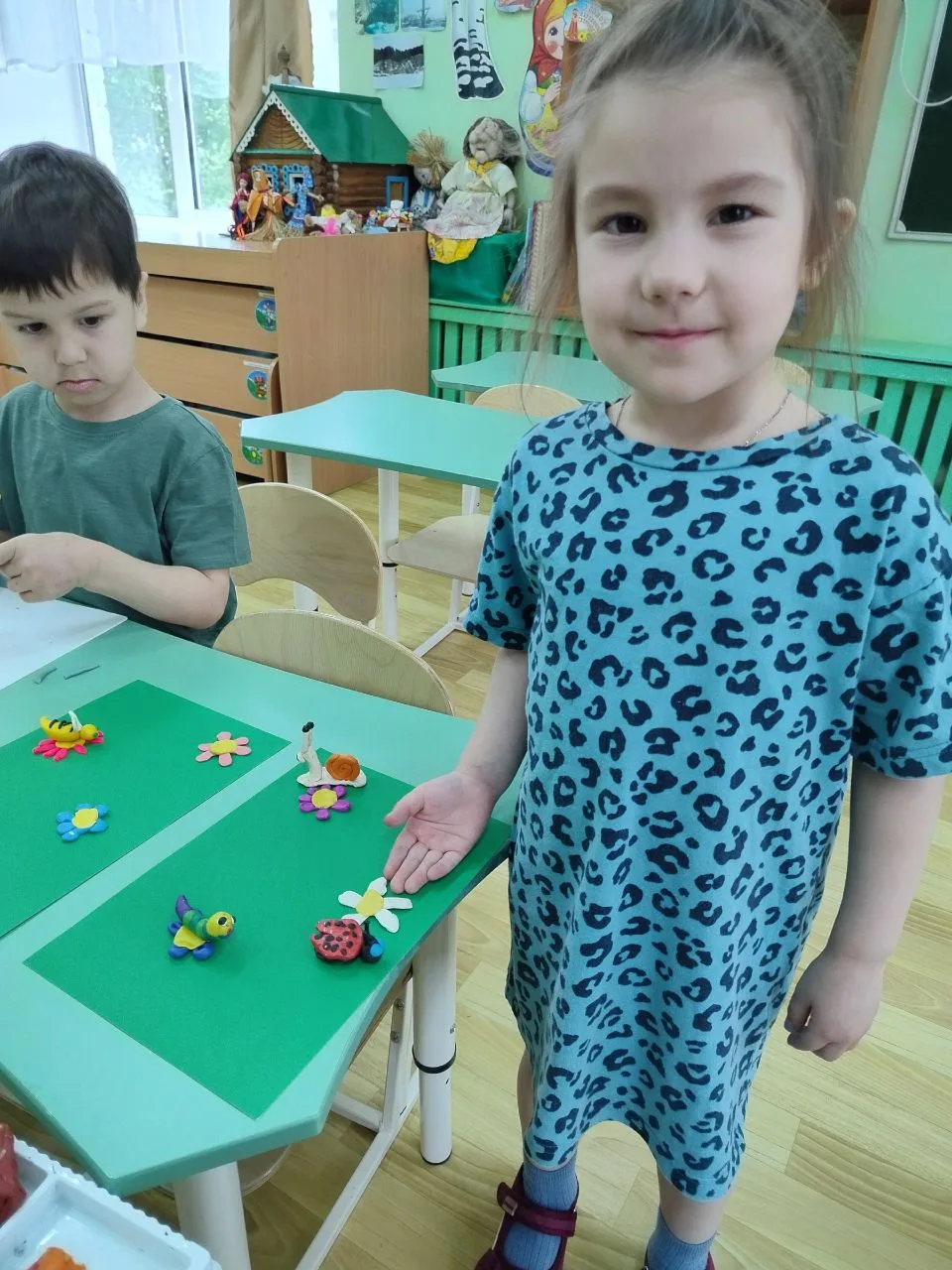 🦋 Коллективная лепка в средней группе: «Удивительный мир насекомых» 🐞

Сегодня в группе "Капитошки