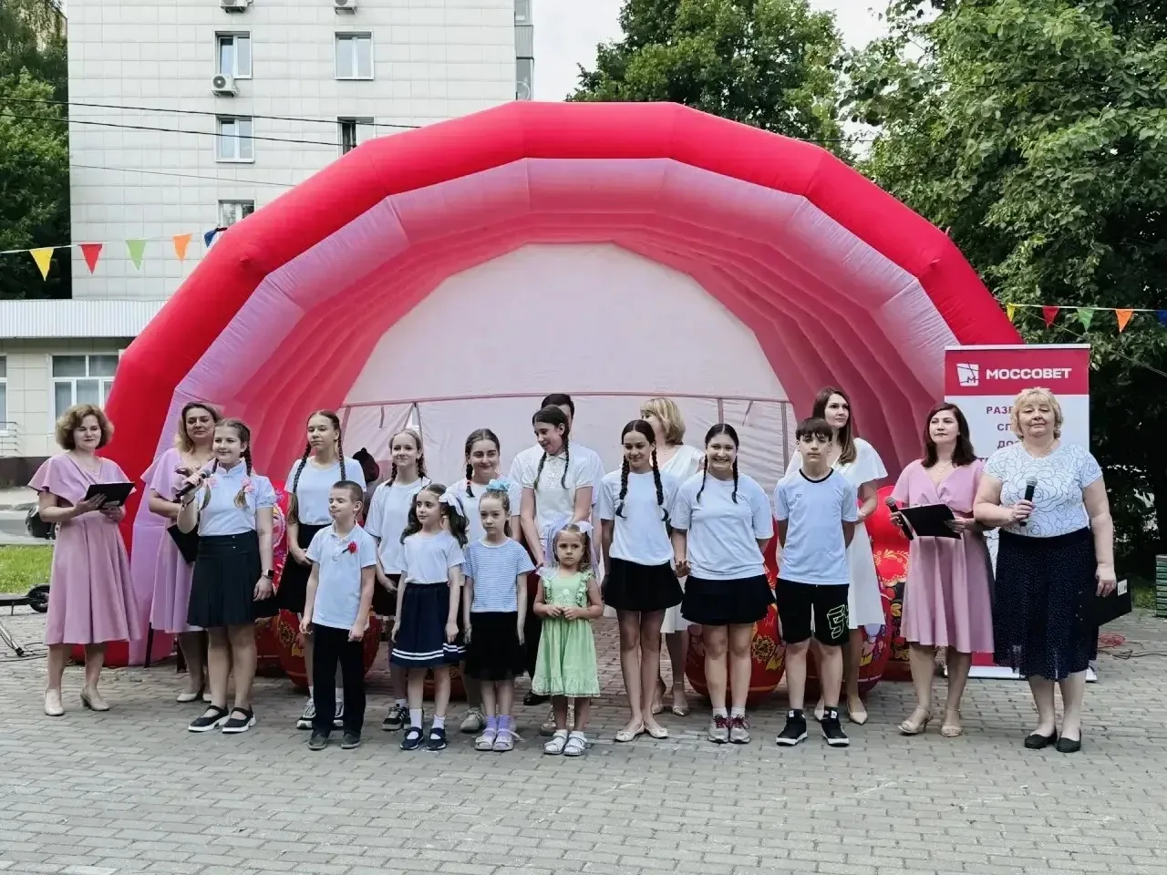 🇷🇺 В Восточном Измайлово прошёл фестиваль «Многоцветие России»!

В рамках празднования Дня России 