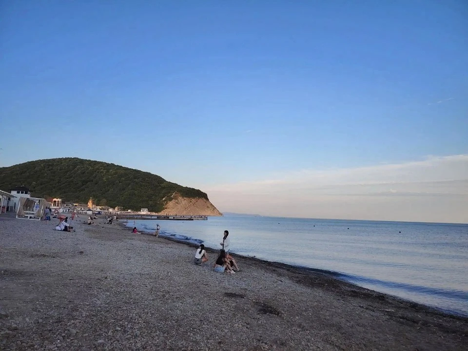 Архипо-Осиповка 19 июня 2026 года 🌿 Вечерний пляж 🏖️ Фото: Анастасия Шиловская
