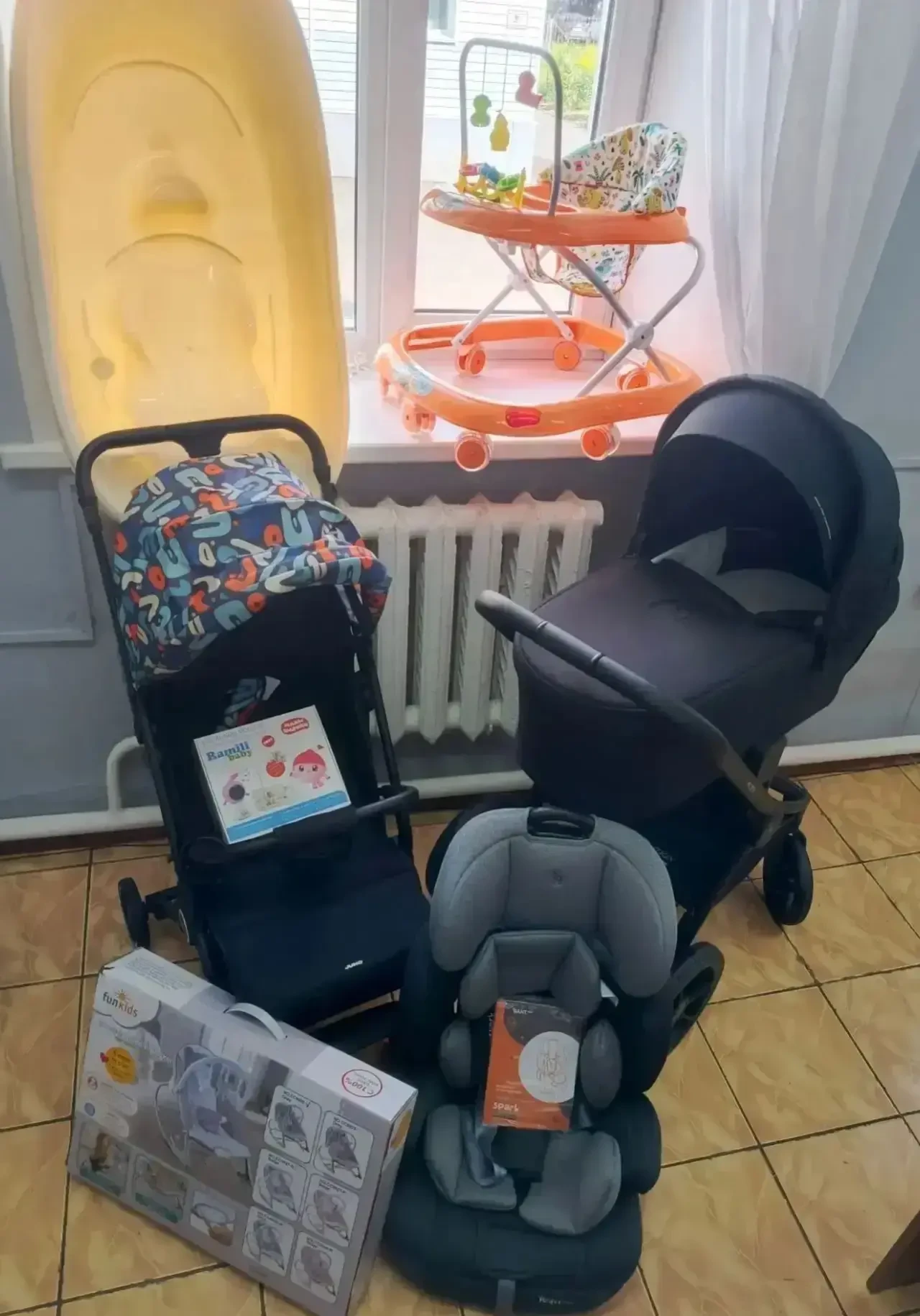 В Мысках продолжает работу пункт проката предметов для новорождённых в рамках нацпроекта «Семья». Ме