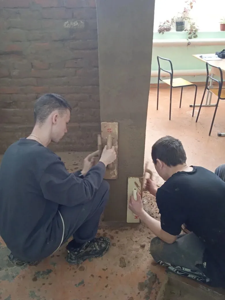 🧱 От теории к практике: штукатурим откосы в группе №12! 👷

На этой неделе у студентов группы 12 вы