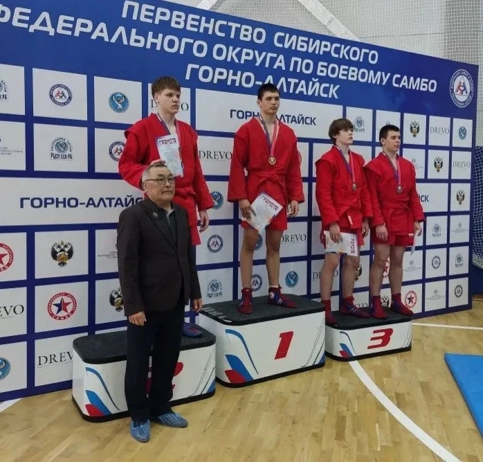 Мицих Станислав Кандидат в Мастера спорта России по самбо🎉🎉
Одержал 4/4 победы и занял 1 место на 