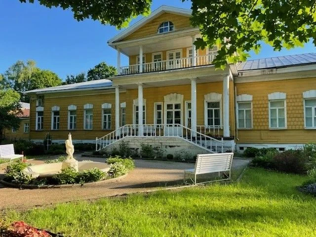 ✨ Тайны усадьбы Фряново: от юннатских исследований к истории края

В конце мая наша команда юннатов 
