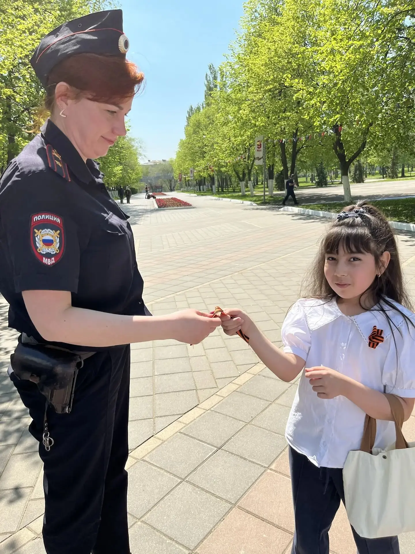 🚩Активисты 2Б и 4Б классов под руководством классного руководителя  Воротниковой Лидии Александровн