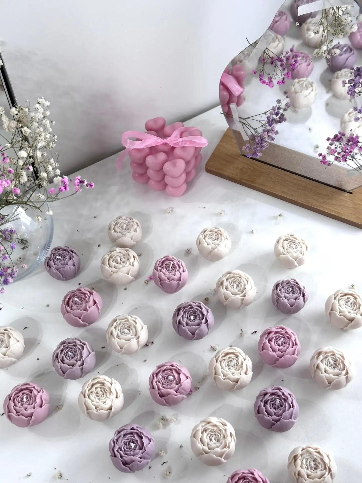 Миниатюрные пионы в свадебных тонах 🤍🌸💜

Мы в ВК 👇
https://vk.ru/vava_flame

Источник: Открыть