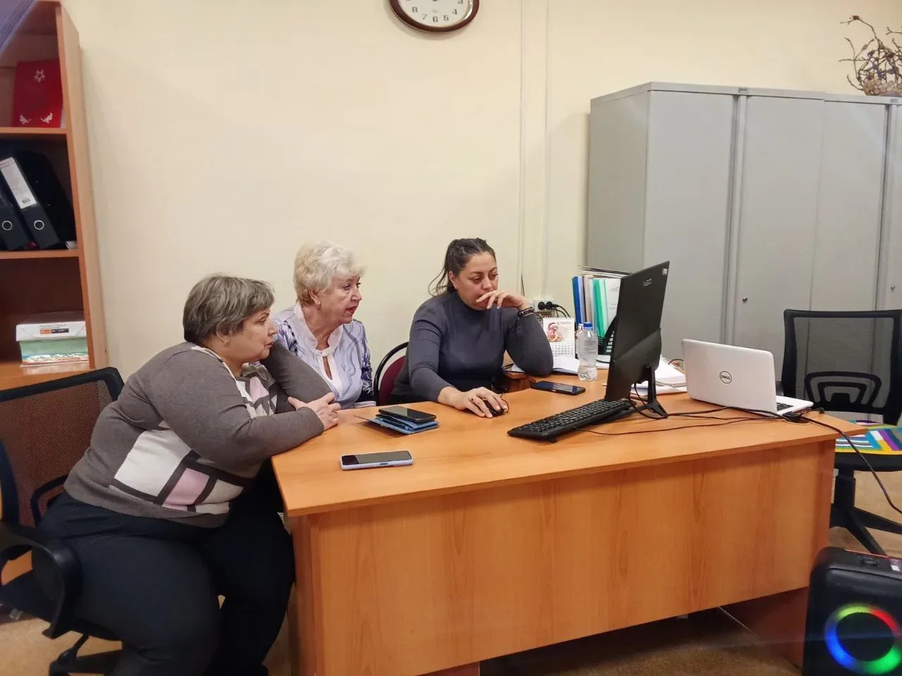 В рамках проекта «Повышение ИКТ-компетентности педагогов через освоение искусственного интеллекта» 4