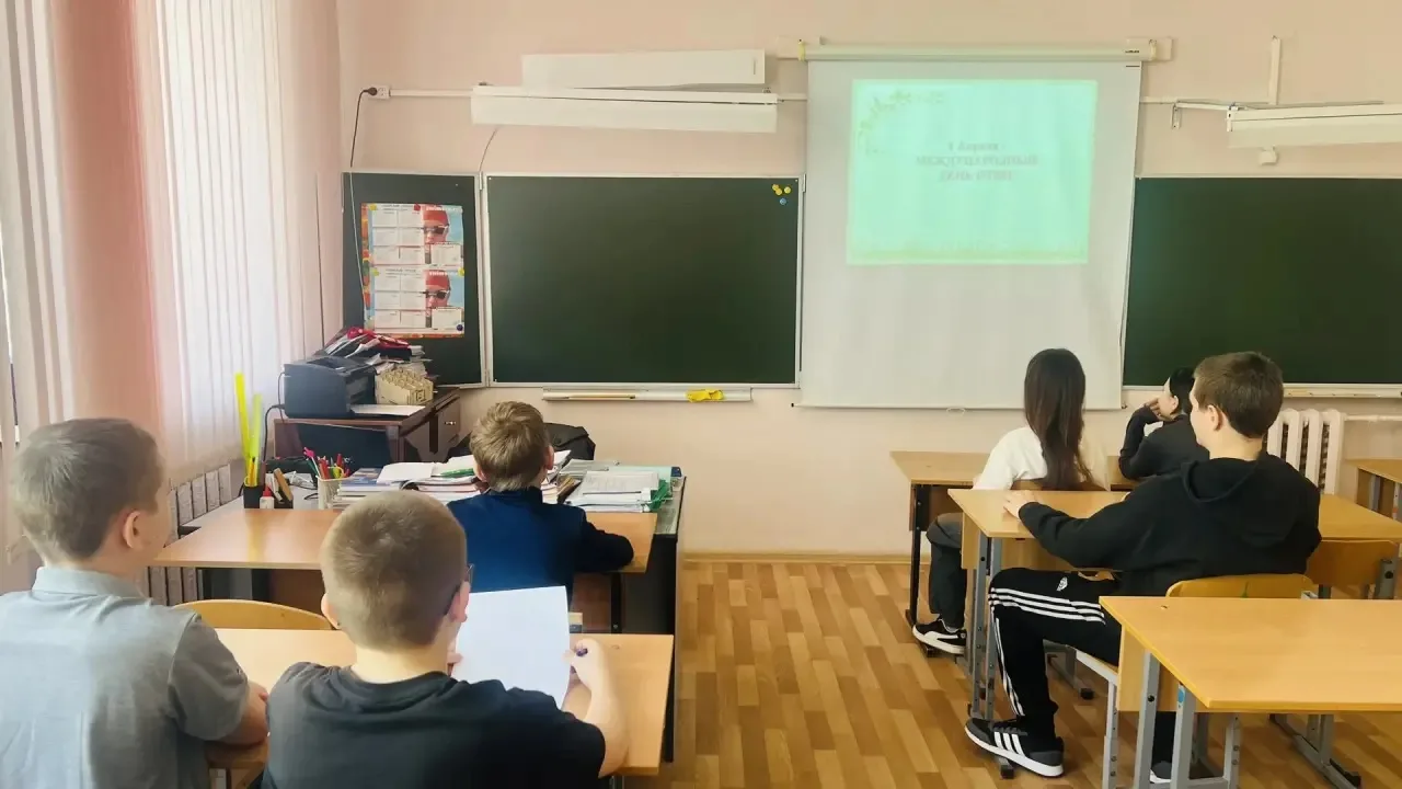 1 апреля  - Международный день птиц! 🐦✨ В нашей школе прошло мероприятие, посвященное возвращению п