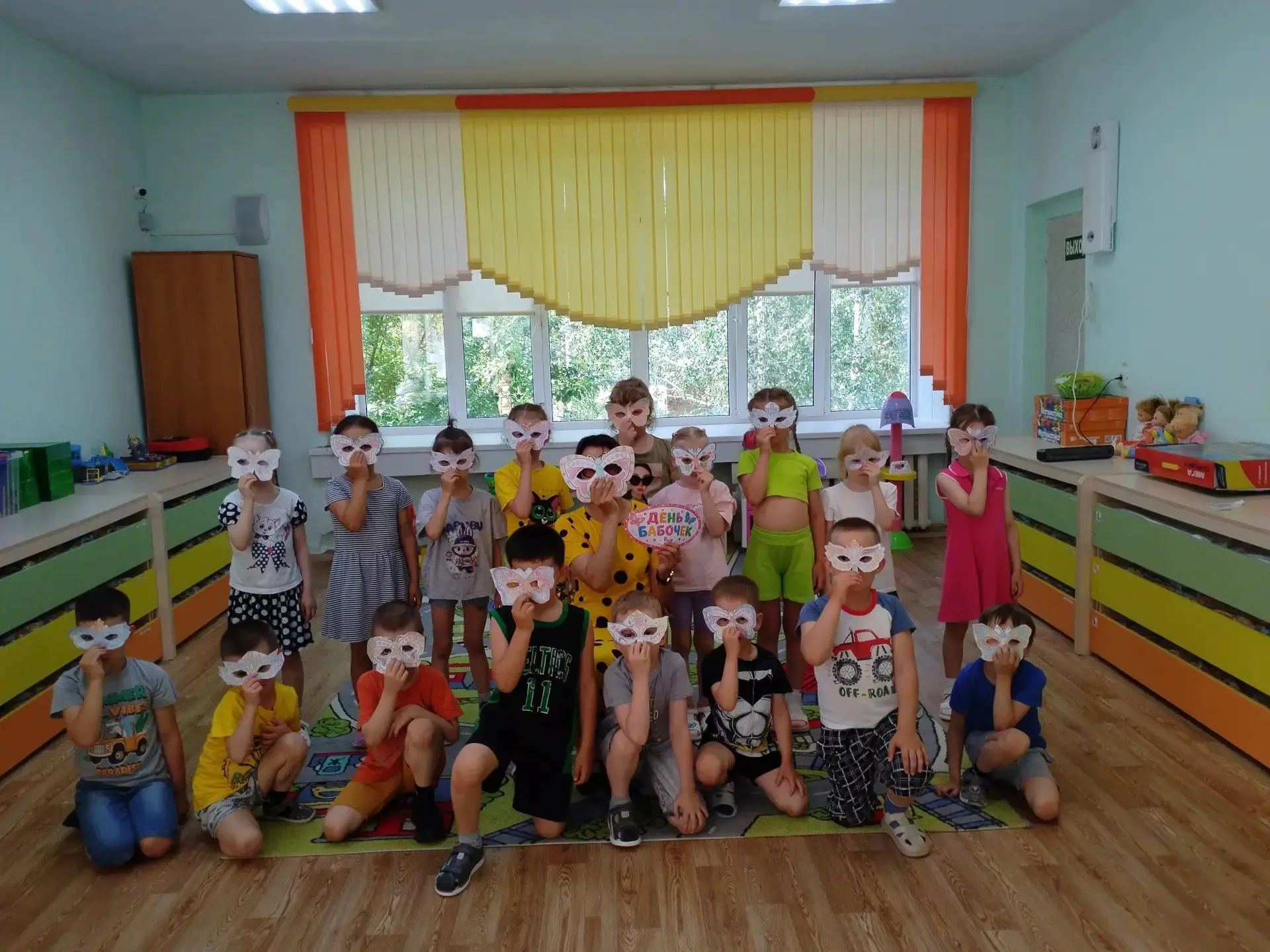Волшебный мир бабочек.
Сегодня в детском саду царила атмосфера волшебства и приключений. Дети погруз