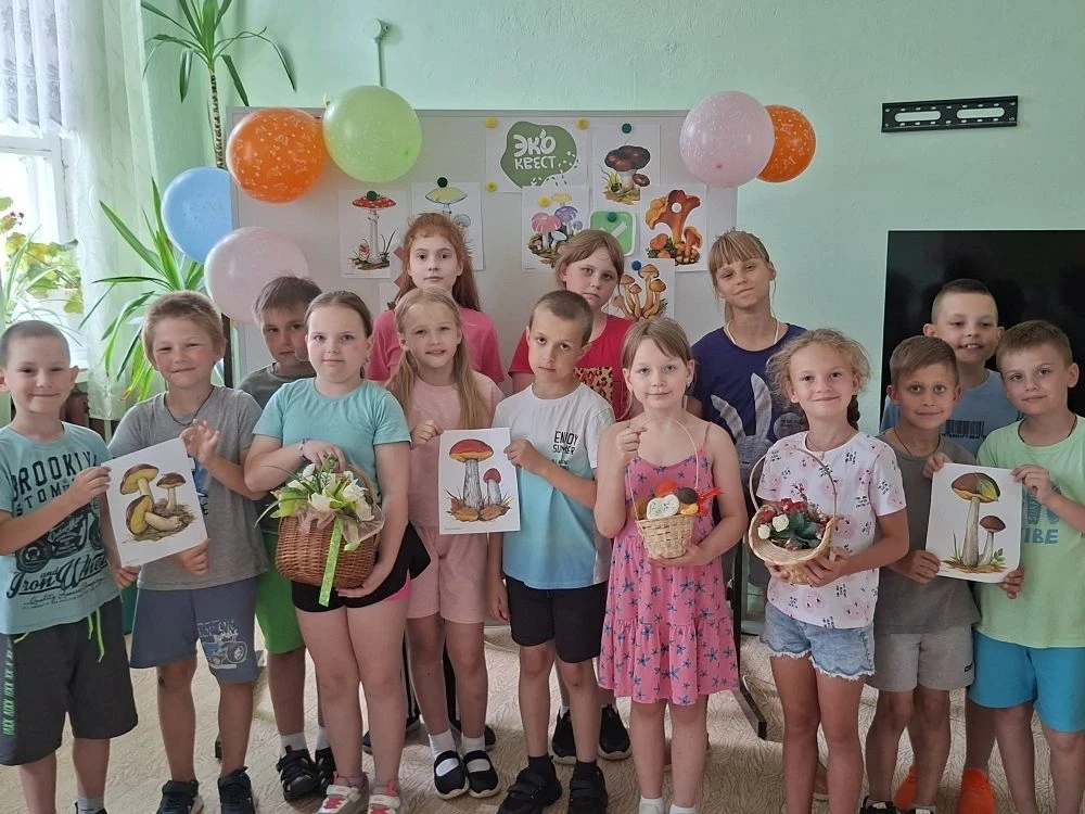 В лагере "Лесная сказка " прошёл день, посвящённый экологии, и ребята с энтузиазмом приняли участие 