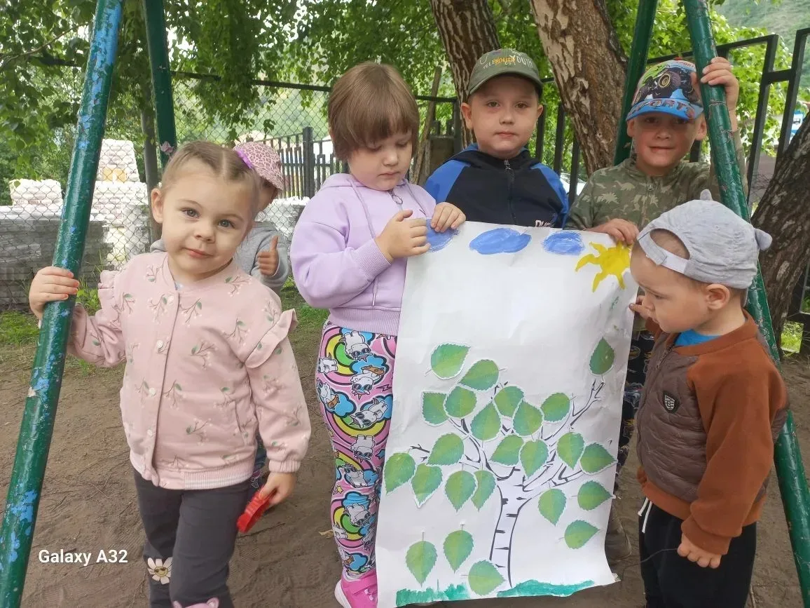 «День берёзы» в нашем  детском саду! 
Сегодня ребята  познакомились с чудесной  русской берёзой. В х
