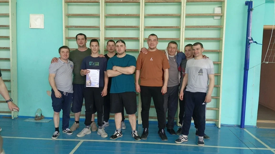 Волейбольный турнир памяти А. С. Старостина.
 
    В спортзале Монастырщинской средней школы состоял