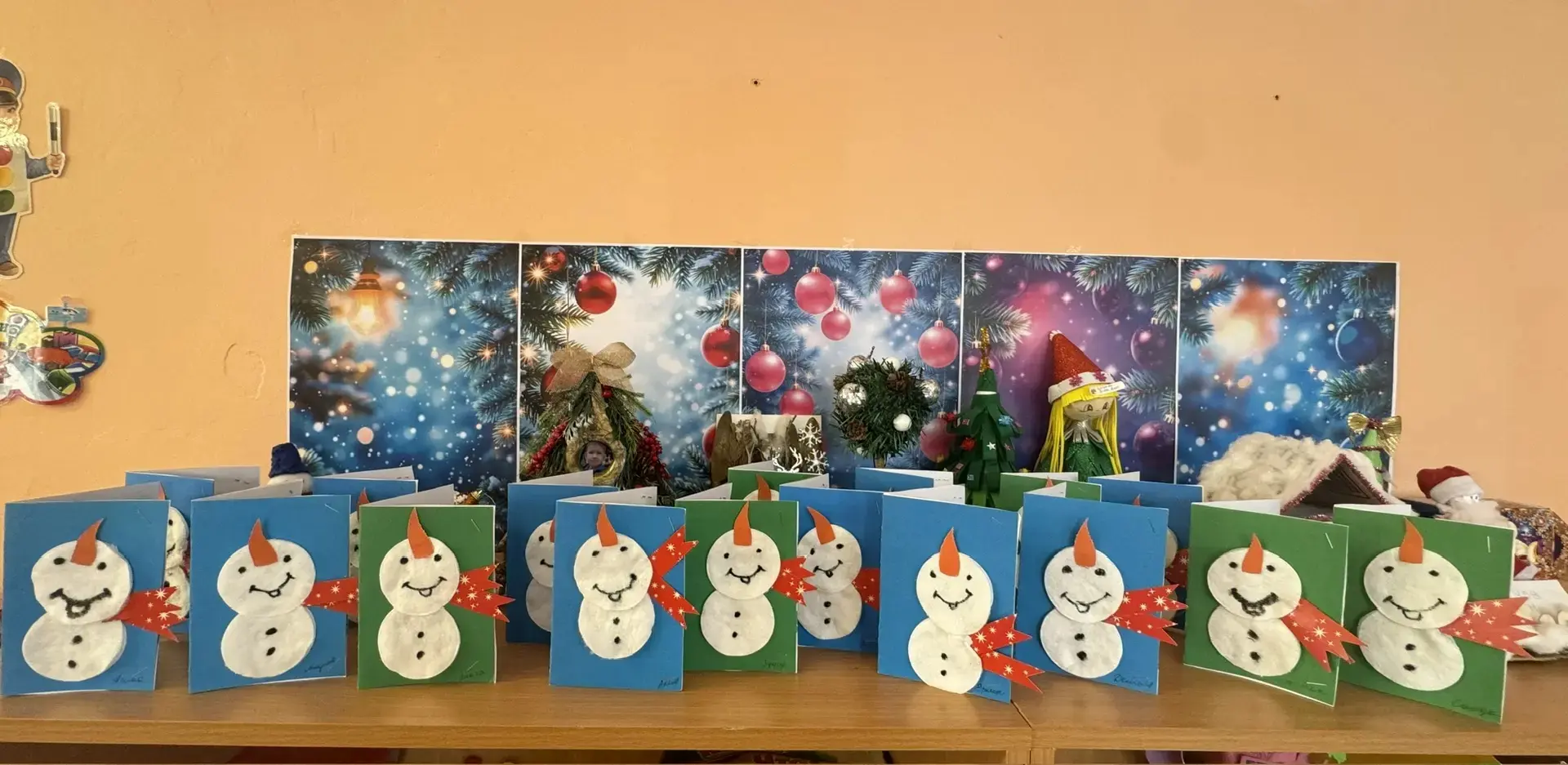 🎄🎄🎄Пригласительная открытка на
Новогодний утренник.
Цель:
❄️Учить самостоятельно отбирать содержа