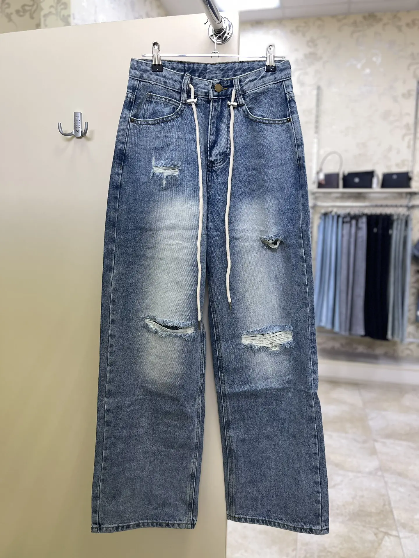 Новинка!
Джинсы 2699₽
S M L XL