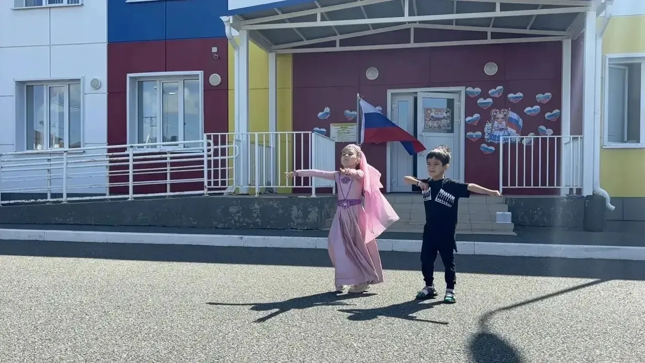 В единстве наша сила! 🇷🇺

В нашем детском саду прошел яркий праздник, посвященный Дню России. Глав