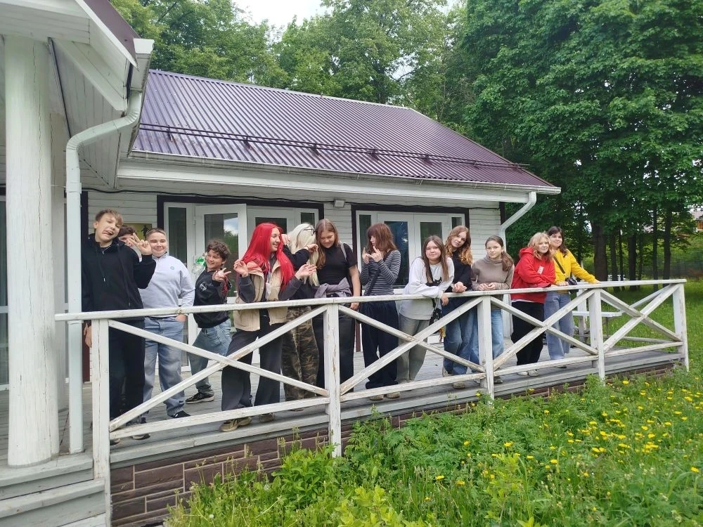 28 мая  6-е классы ездили в село Павловское.Дети были в восторге,было очень интересно узнать историю