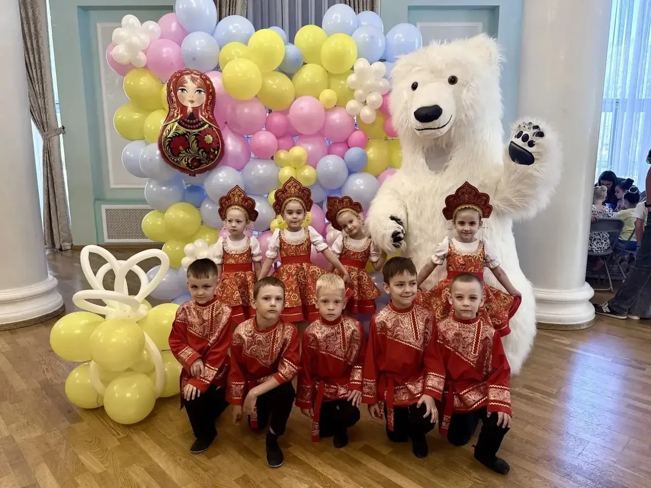 🏆 Лауреаты конкурса «Звонкие ладошки» выступили в Астрахани.

Юные таланты порадовали зрителей свои