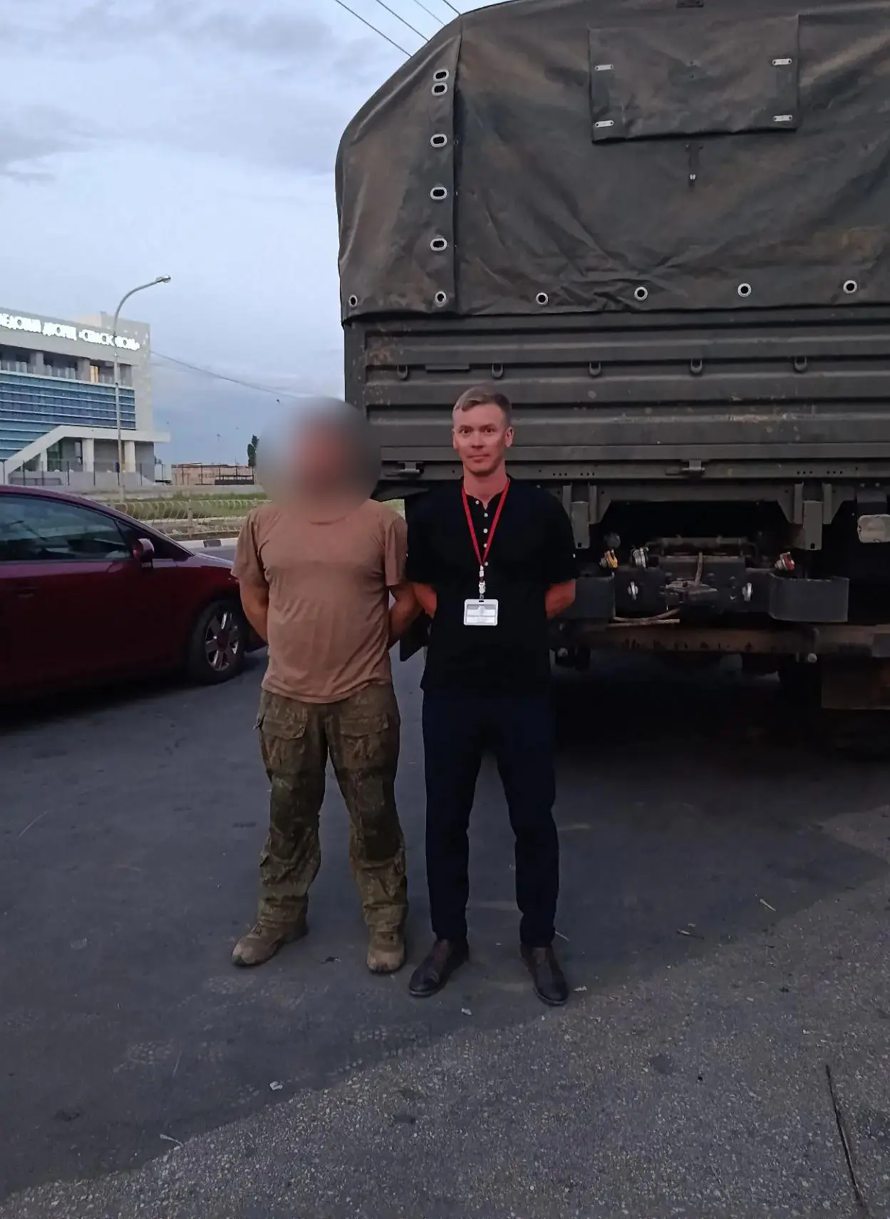 УЮТСТРОЙ продолжает вносить свой вклад в поддержку участников СВО.

Сеть гипермаркетов «УЮТСТРОЙ» ок