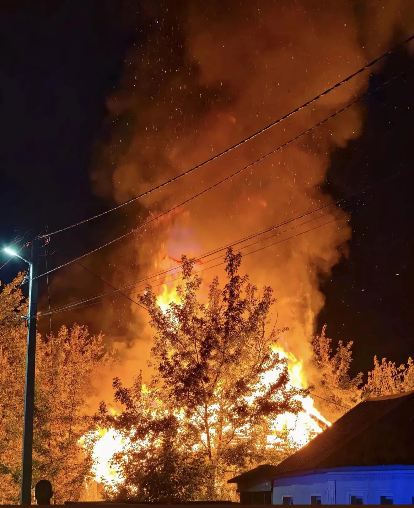 🔥Сегодня ночью в Мичуринском районе произошел пожар 

В Заворонежском на улице Максима Горького про