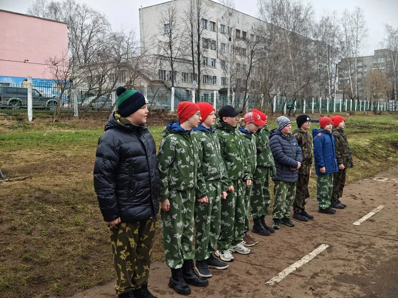 Доброе утро 
К 8️⃣ дню испытаний готовы ‼️ 
Сегодня нас ждёт 
Тактическая игра и эстафета.
Пожелайте