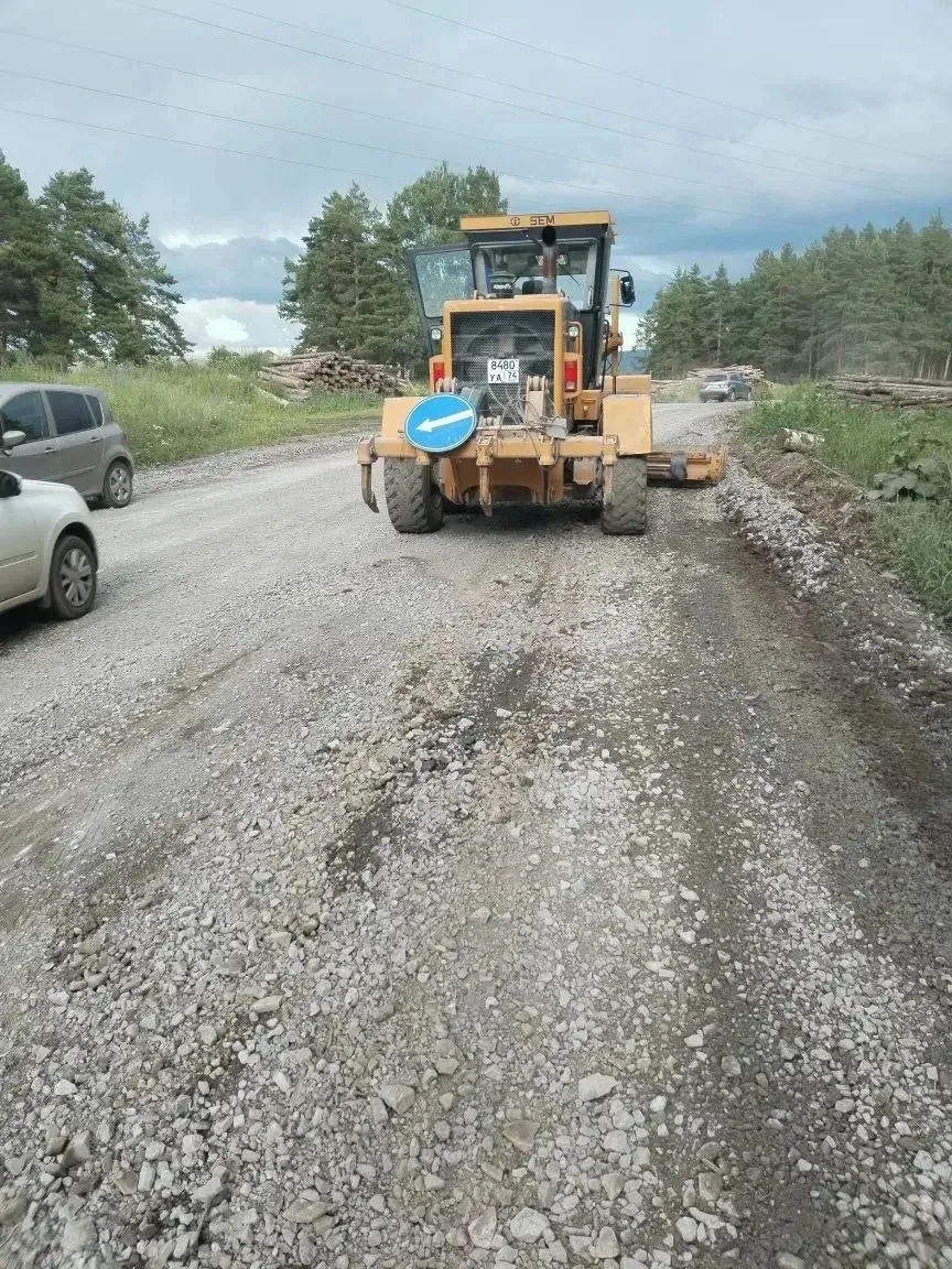 Грунтовую дорогу от Сосновки в сторону Айских притёсов вчера снова отгрейдировали – благодарим за по