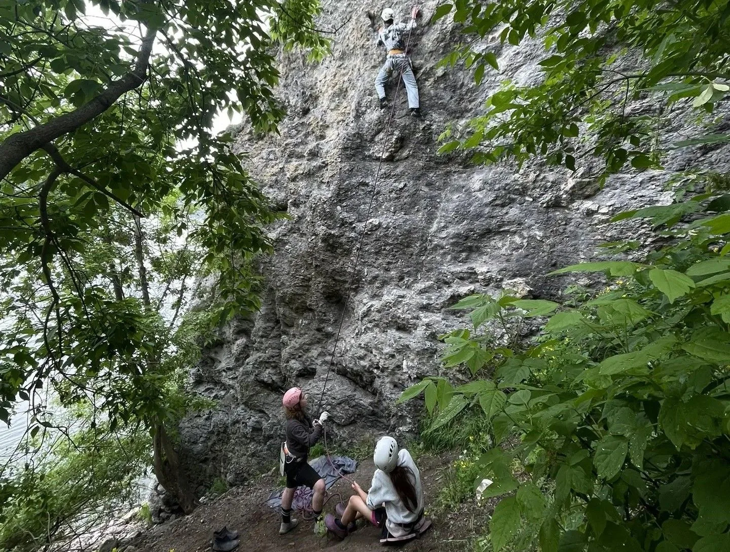 ⛰️ Двенадцать ребят объединения «Лукоморье» под руководством Алексея Мачина и Евгении Высоцкой прове