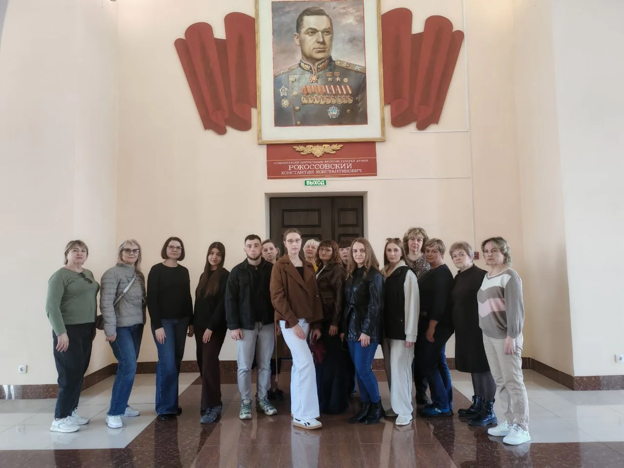 ✏️📚 Педагогический коллектив школы посетил Поныровский район: экскурсия по памятным местам📚✏️ 
Пед