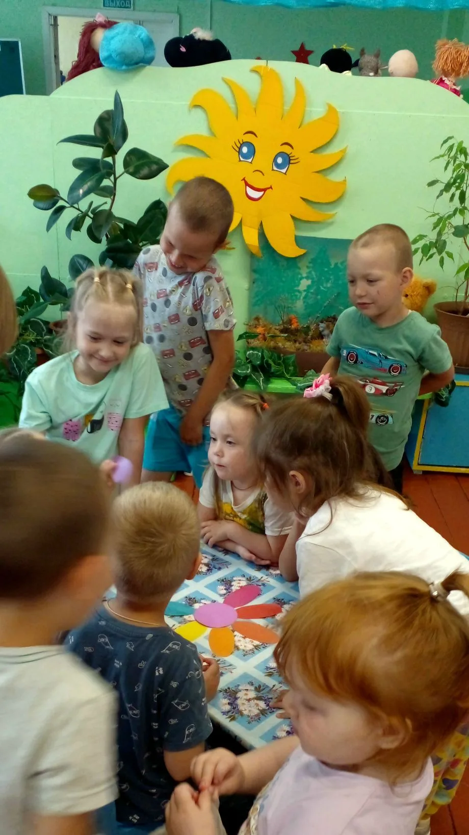 🌈🌞ЛЕТО КРАСНОЕ ИДЕТ, ВЕСЕЛИТЬСЯ НАС ЗОВЕТ!
В нашем детсаду прошло сказочное путешествие "Это чудо 