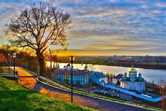 ☀️ Доброе утро, Нижний! 19 июня

Пятница встречает прохладой. К обеду воздух прогреется всего до +18
