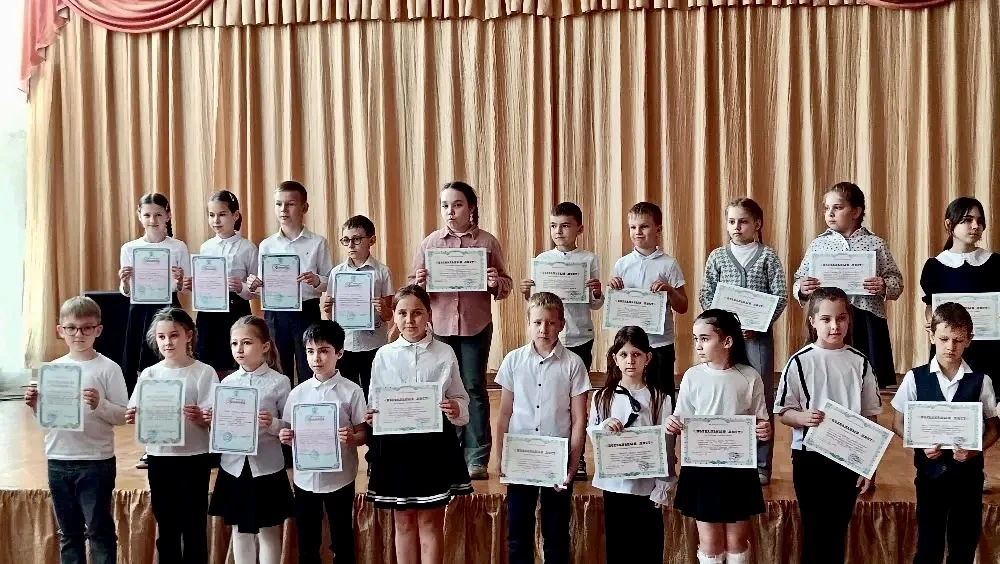 🎓 Завершаем учебный год на высокой ноте!

В преддверии долгожданных летних каникул в нашей школе пр