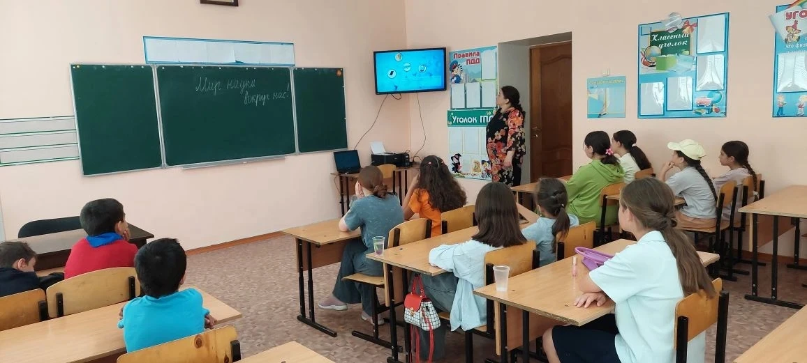 🔬🚦 Наука + ПДД = Безопасность! 19-й день в лагере «Знатоки ПДД» ⚡️

Сегодня наши отряды разбиралис