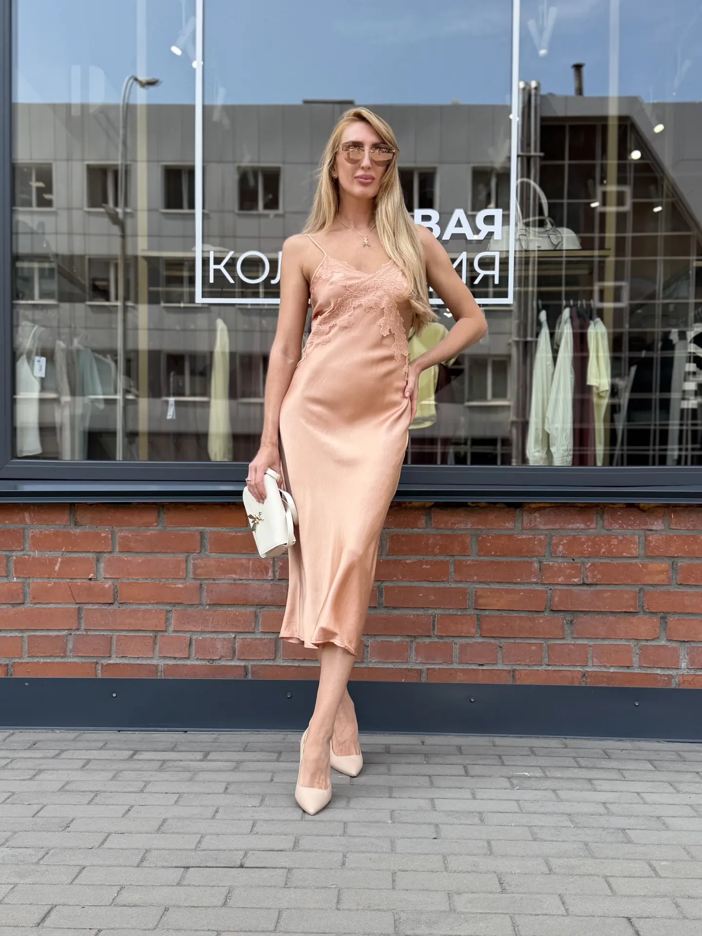 ✨ Летние образы от Patrizia Pepe 

🔸 элегантные силуэты 
🔸 вышивка кроше, кружево и бандажные акце