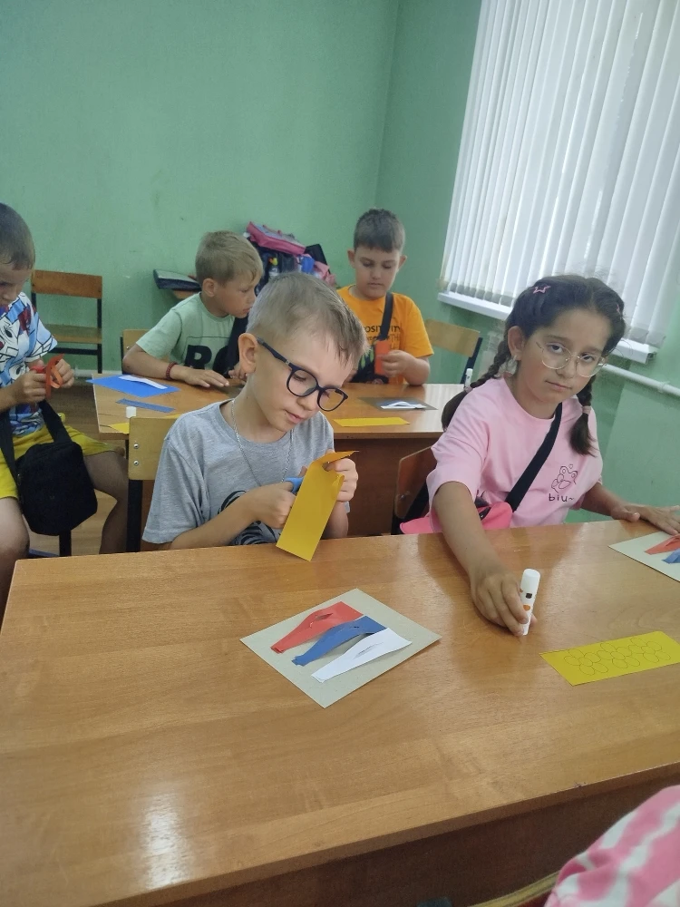 🇷🇺 Мастер-класс ко Дню России: открытки своими руками! 🇷🇺

В преддверии одного из главных госуда