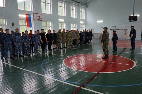 Соревнования по перетягиванию каната среди команд учреждений уголовно-исполнительной системы Еврейск