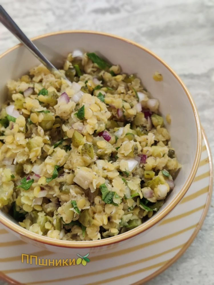 Салат из чечевицы с маринованными огурцами🥒
КБЖУ на 100 гр. с учётом сахара: 217 кКал., 11,4/7,7/26