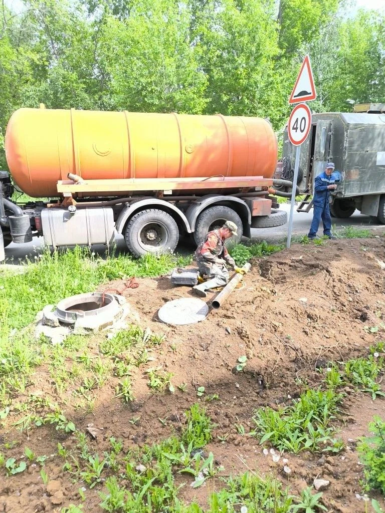 Работы по присоединению нового трубопровода ХВС по ул. Победа, завершены.