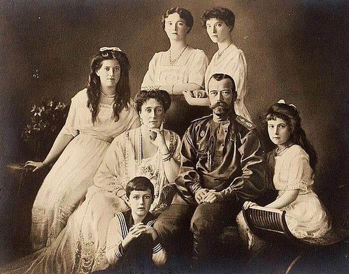 Сегодня, 17 июля, мы вспоминаем семью, которая умела любить так, как мы боимся любить. 
Они не были 