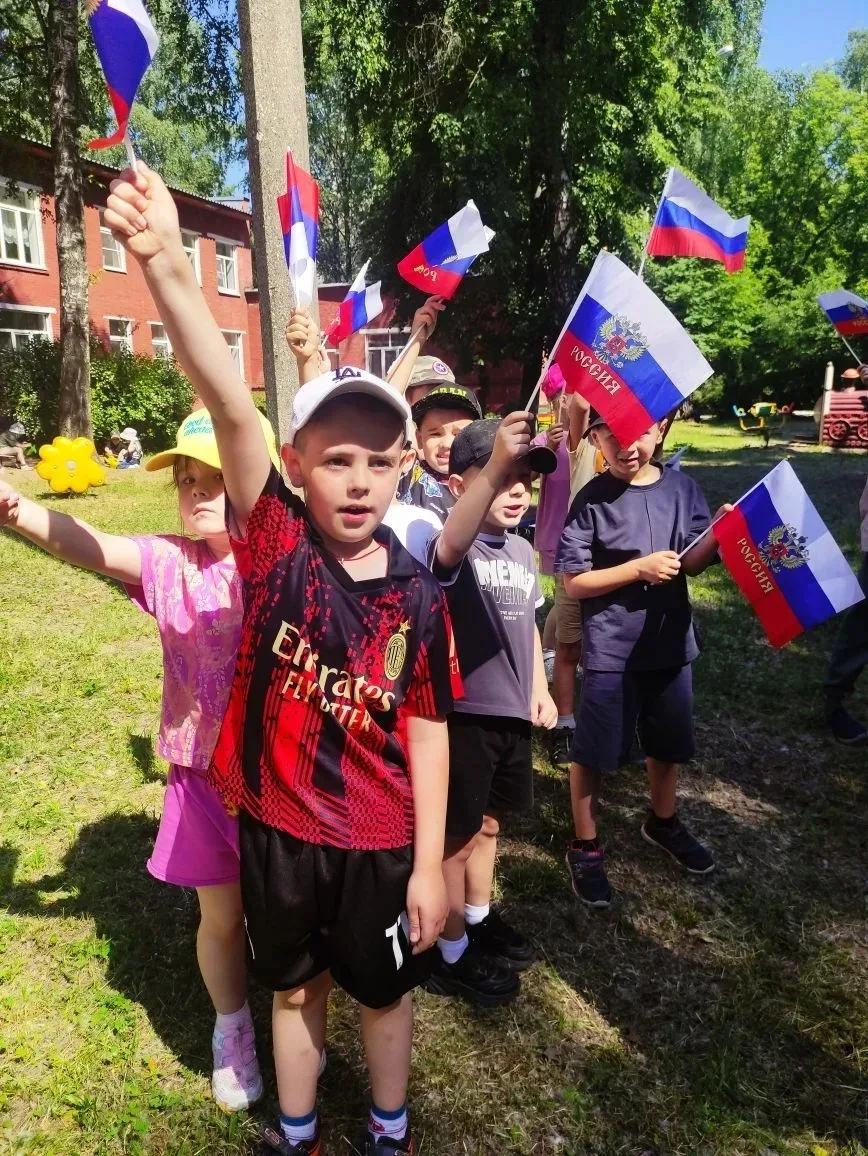 🇷🇺 В преддверии Дня России в дошкольном отделении прошло яркое спортивное мероприятие «Мы вместе»!