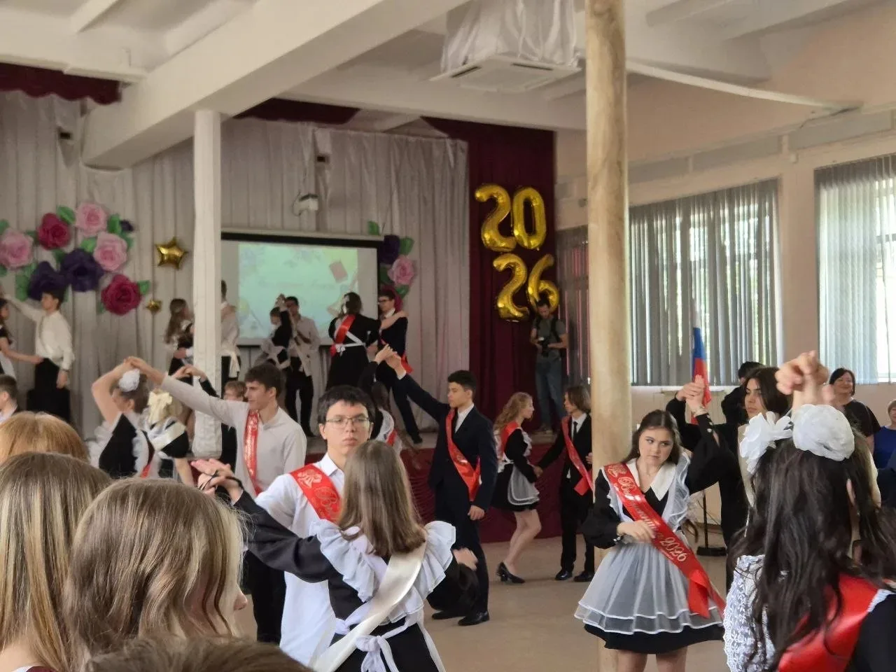 Сегодня, 26 мая 2026 года, в нашем лицее прошёл последний звонок для учащихся 9-х и 11-х классов. Эт