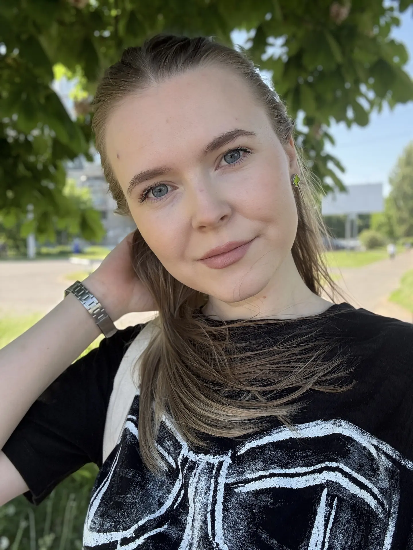Я так люблю свою работу, что приду туда в субботу ( P.S шутка конечно ) 

Вчера по дороге на работу�